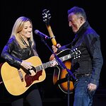 Sheryl Crow and Bruce Springsteen Stand Up For Heroes