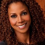 Holly Robinson-Peete To Receive Humanitarian Award