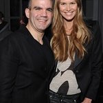 Elle Macpherson Helps The Dog Jogger Fundraise For Charity