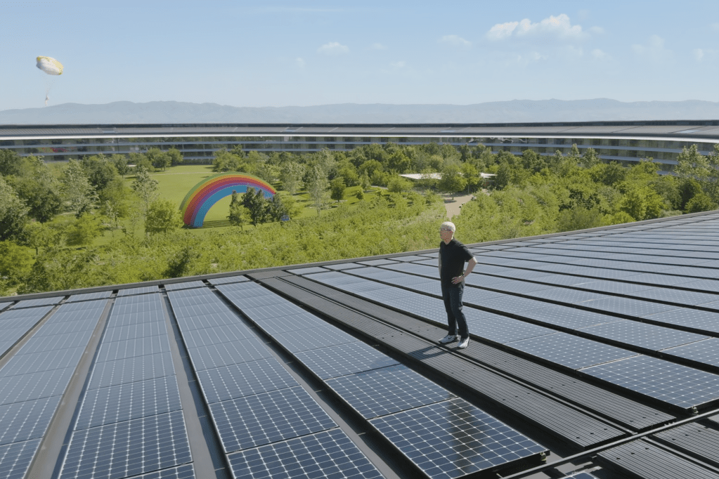 Tim Cook on top of Apple park watching a parachute fly away