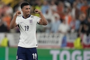 England's Ollie Watkins celebrates at the end of a semifinal against Netherlands at the Euro 2024 soccer tournament in Dortmund, Germany, Wednesday, July 10, 2024. England won the game 2-1. (AP Photo/Thanassis Stavrakis)