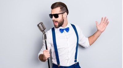 Karaoke: 16 canciones en español que no pueden faltar