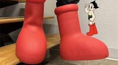 Big Red Boots, las botas de MSCHF que recuerdan a Astro Boy