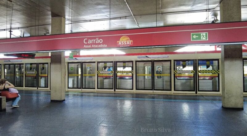 Portas de plataforma da Estação Carrão (Trilhos que Movem SP)