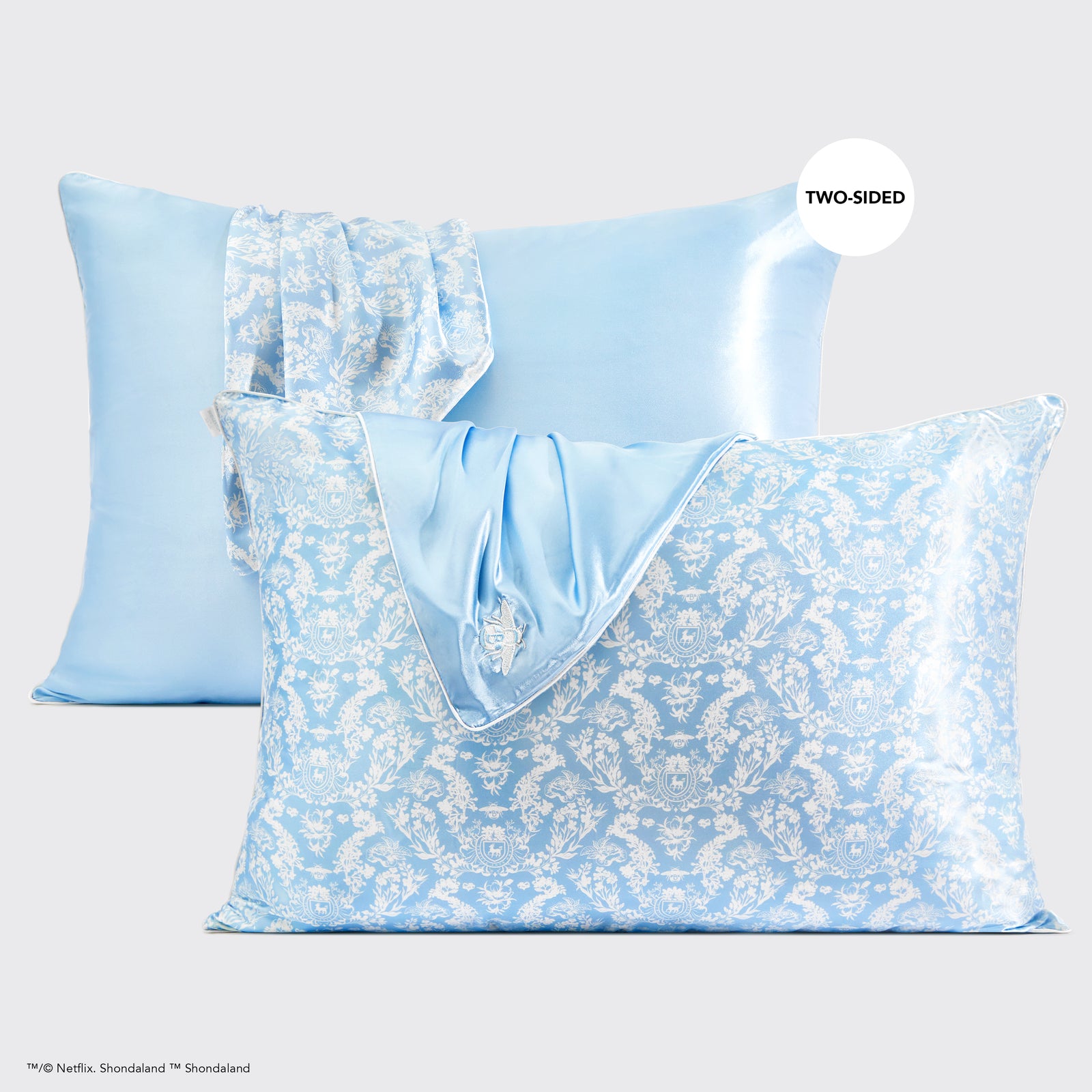 Taie d'oreiller en satin Bridgerton x Kitsch - Toile De Blue