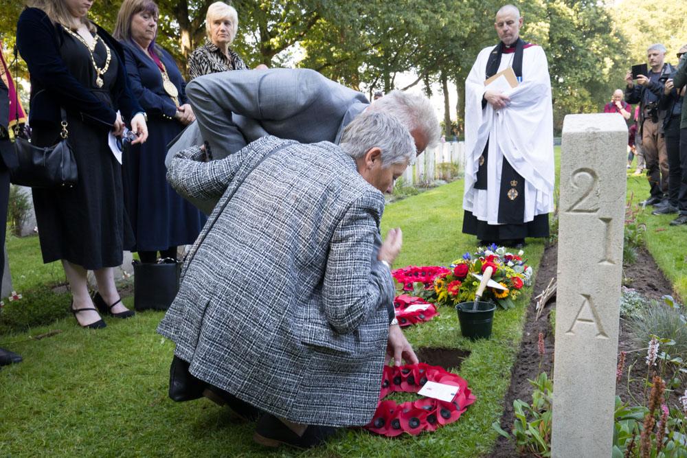 Photo report interment of ashes Arnhem veterans