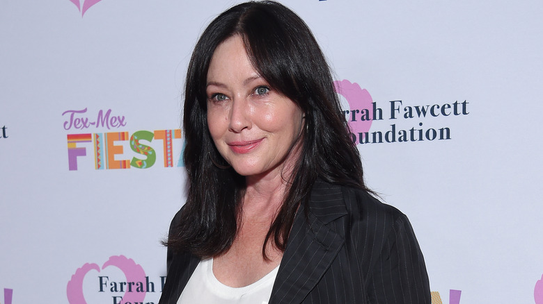 Shannen Doherty smiling