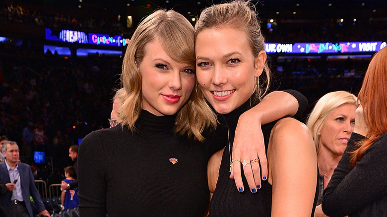 Taylor Swift and Karlie Kloss posing