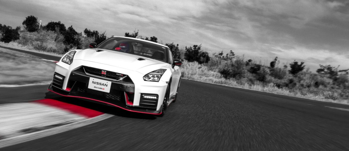 GT-R NISMO em uma pista de corrida