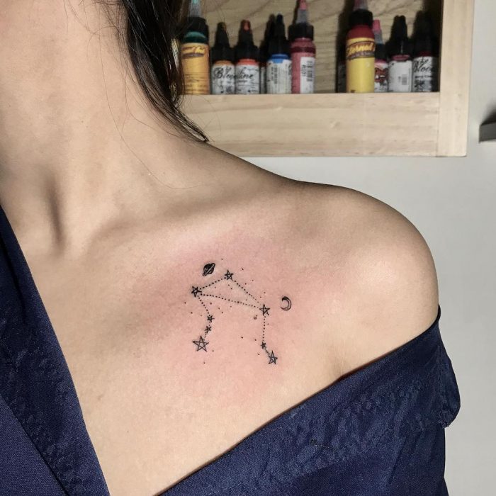 Tatuaje de la constelación de libra