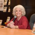 Paula Deen’s Weight Loss: How the Popular Chef Lost Over 35 lbs