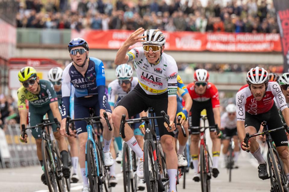 Finishphoto of Tadej Pogačar winning Volta Ciclista a Catalunya Stage 7.