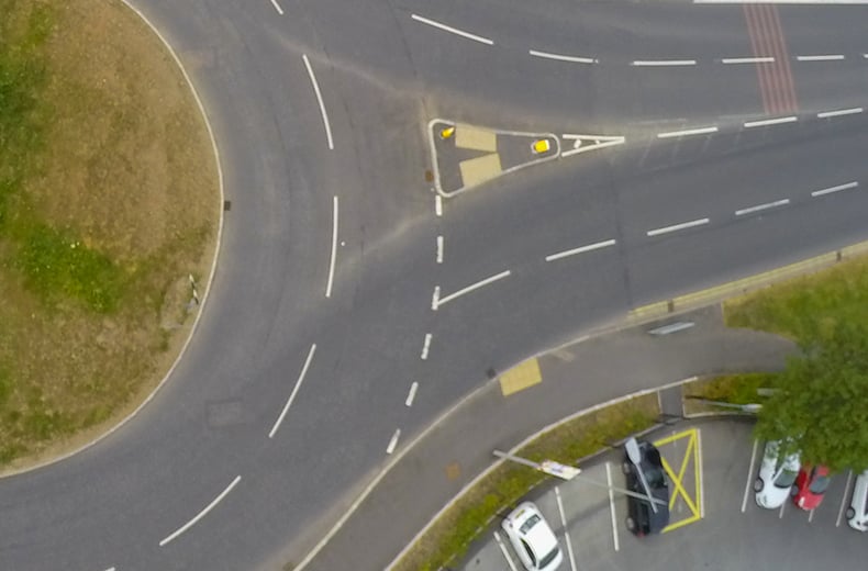 road-markings-give-way-traffic-roundabout