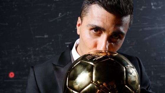 Rodri est élu Ballon d'Or 2024 devançant ainsi Vinicius Junior et Jude Bellingham.