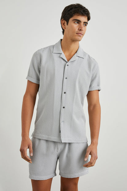 AMALFI SHIRT - CHARCOAL SEERSUCKER - FRONT BODY