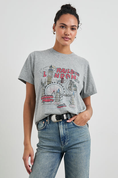 BOYFRIEND-TEE-LONDON-FRONT