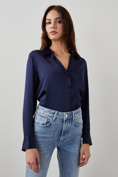 NISSA TOP NAVY - FRONT TUCKED IN