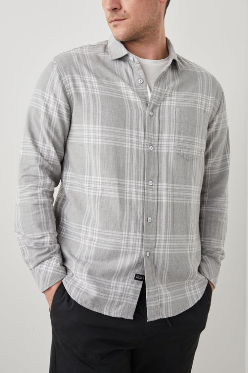 WYATT CASTLE GREY HEATHER SHIRT - SIDE HANDS IN POCKETS