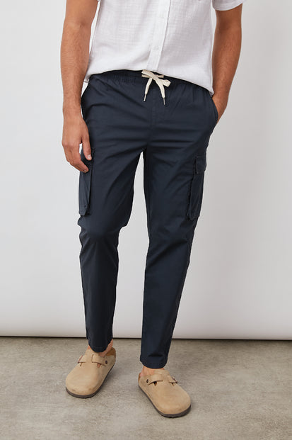 EMMERSON WASHED BLACK DRAWSTRING PANT- FRONT