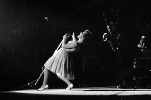 NOVEMBER 1960:  Singer Brenda Lee performs in concert in November 1960.  (Photo by Michael Ochs Archives/Getty Images)