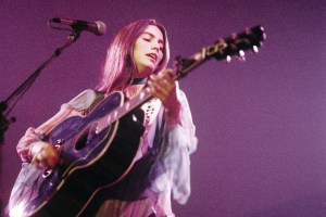 AMSTERDAM, NETHERLANDS: Emmylou Harris performs live in Amsterdam, Netherlands in 1975 (Photo by Gijsbert Hanekroot/Redferns)