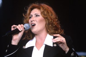 Jo Dee Messina performs at Shoreline Amphitheatre on October 4, 1997 in Mountain View, California. (Photo by Tim Mosenfelder/Getty Images)