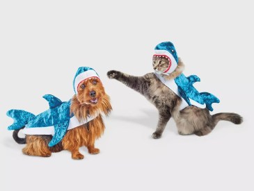 Hyde & EEK! Boutique Shark Dog and Cat Costume