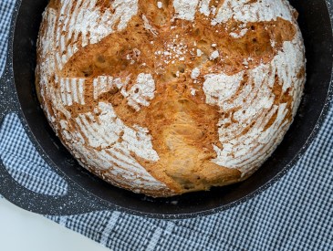 cast iron baked bread