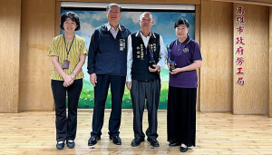 ▲高市勞工局表揚112年度績優勞資爭議調解人及民間團體。