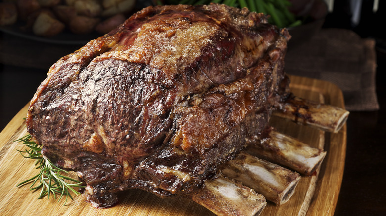 Cooked prime rib roast