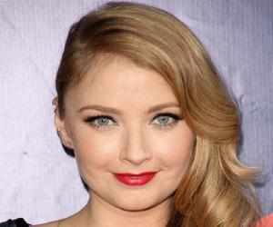 Elisabeth Harnois Biography