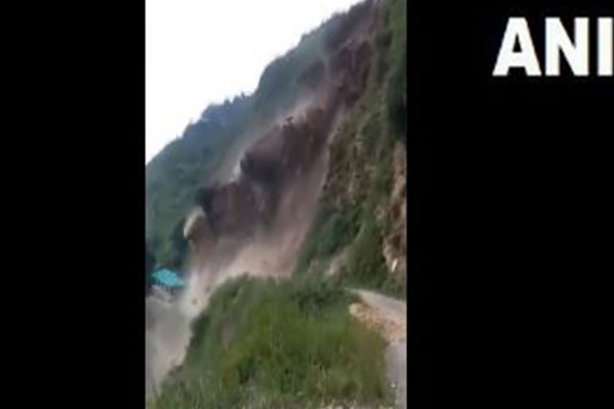 7 people killed in flash flood near Pandoh in Mandi