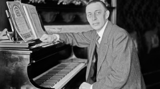 Sergei Rachmaninov played entirely from the wrist