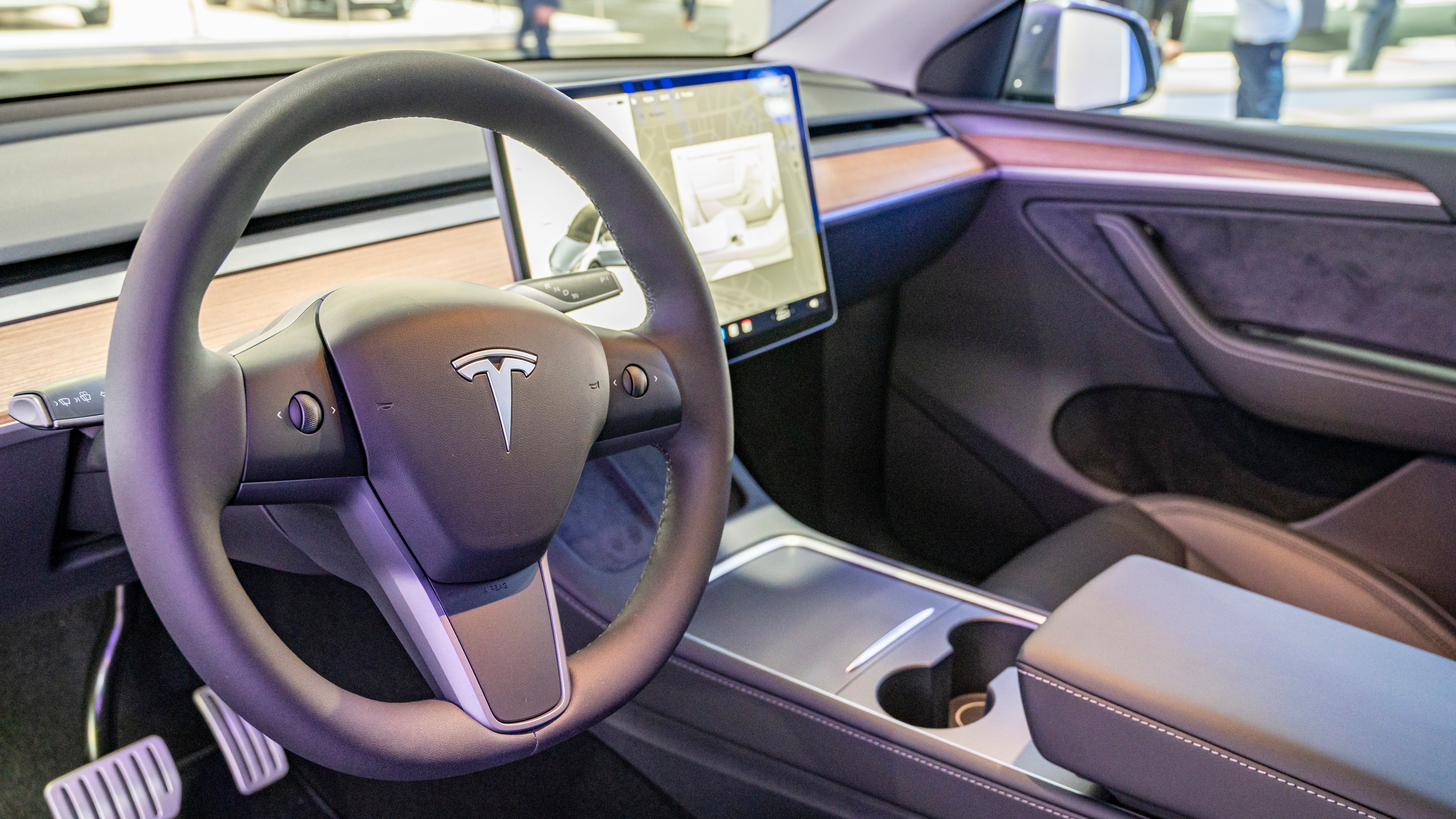 Tesla to alert parents if young drivers break curfew