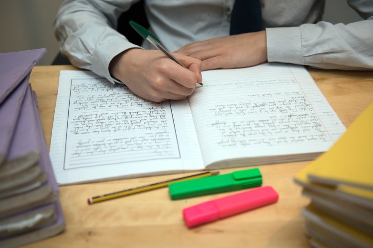 Four in ten primary pupils fall short in reading, writing and maths