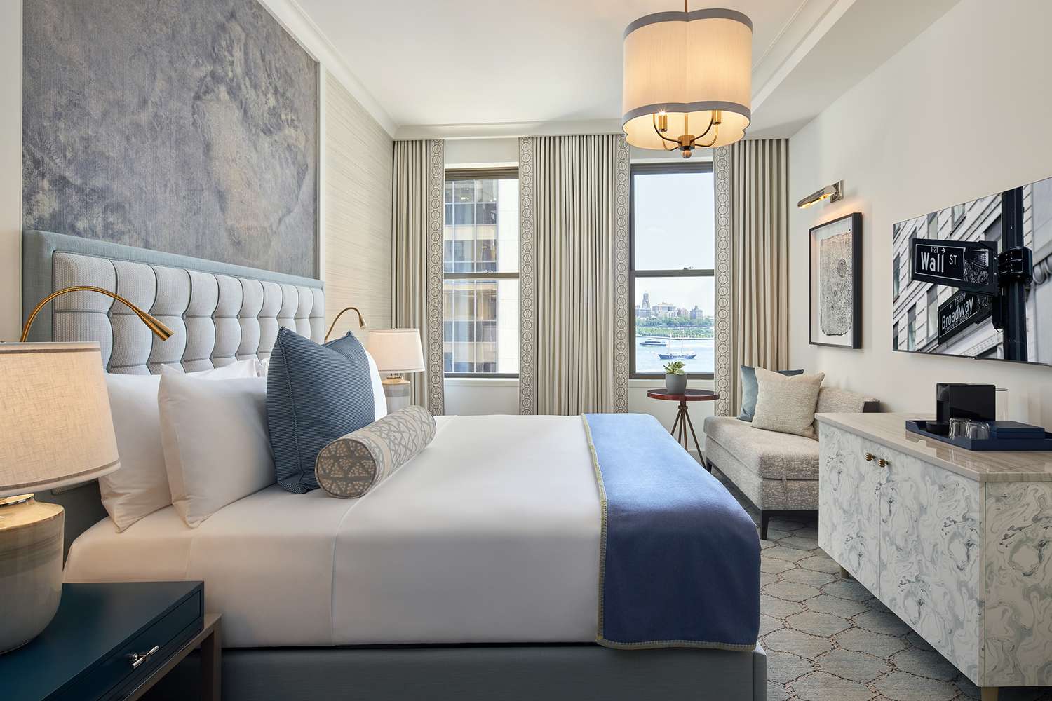 Harbor King suite at Wall Street Hotel