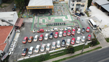 O maior centro de treinamento prático de motoristas de Curitiba está no bairro do Bacacheri. Conheça!