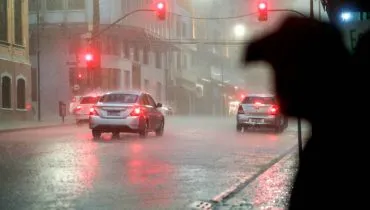 Tempestade a caminho de Curitiba: Inmet emite alerta de perigo