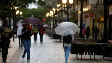 Curtindo o calor em Curitiba? Aproveite, pois uma frente fria vai mudar tudo