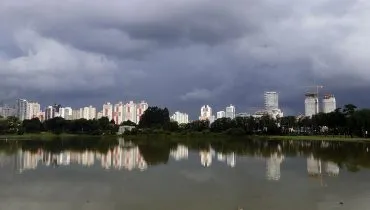 Curitiba pode ter chuva forte e ventos de até 60 km/h neste sábado, alerta Inmet