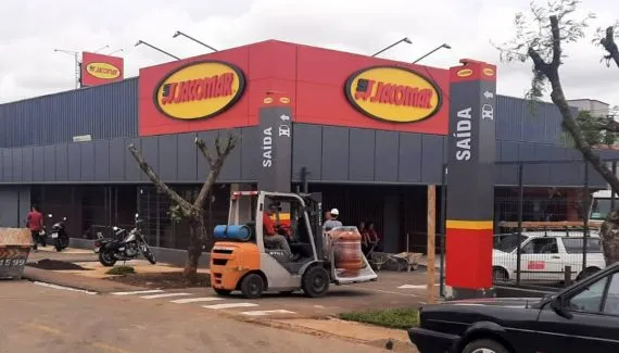 Novo supermercado da grande Curitiba ganha detalhes finais para inauguração. Fotos!