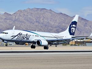 Alaska Airlines Boeing 737-890