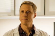 Alan Tudyk as Harry in Resident Alien - Season 1, Episode 5