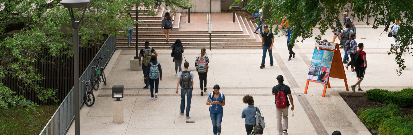 UTSA fountain and patio where students hang out