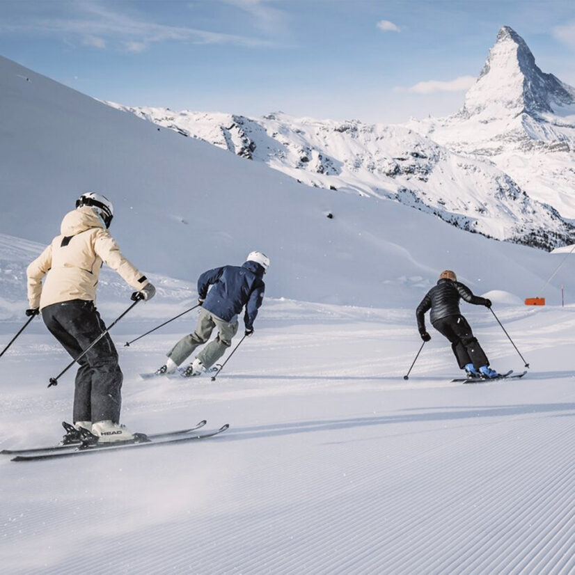 Imagefoto von der Zermatt Bergbahnen AG; mehrere Skifahrer in den Bergen