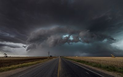 The Bear's Cage, Tornado cloud over Texas.