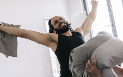 Husband wins pillow fight