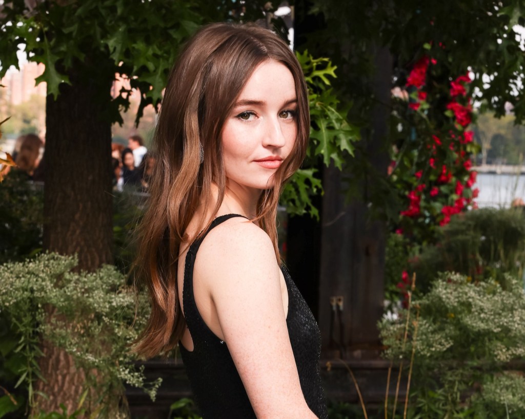 kaitlyn dever actress